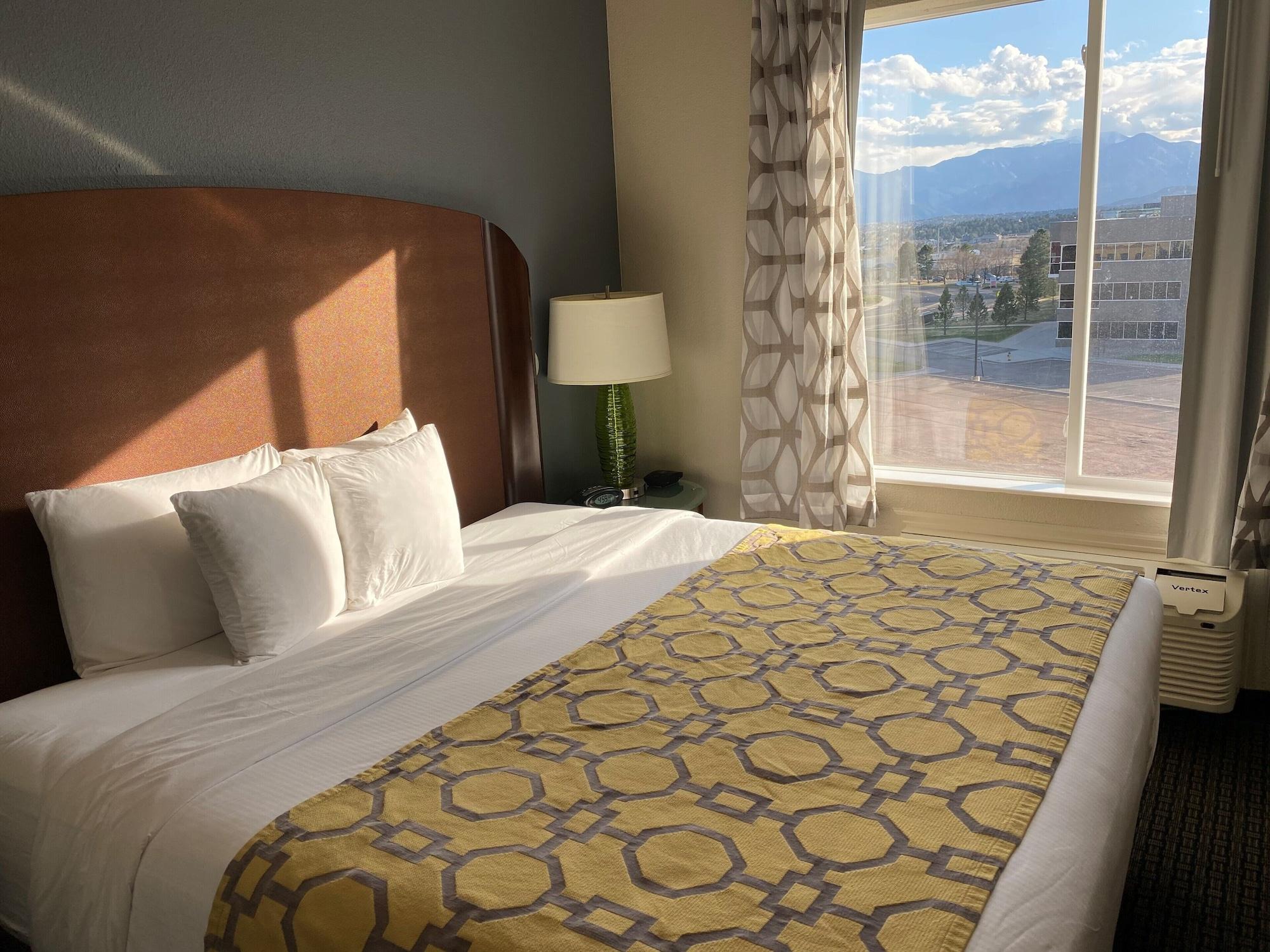 Baymont By Wyndham Colorado Springs Hotel Bagian luar foto