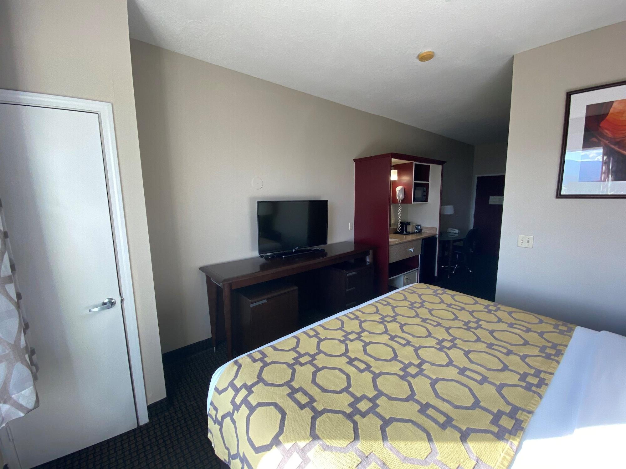 Baymont By Wyndham Colorado Springs Hotel Bagian luar foto