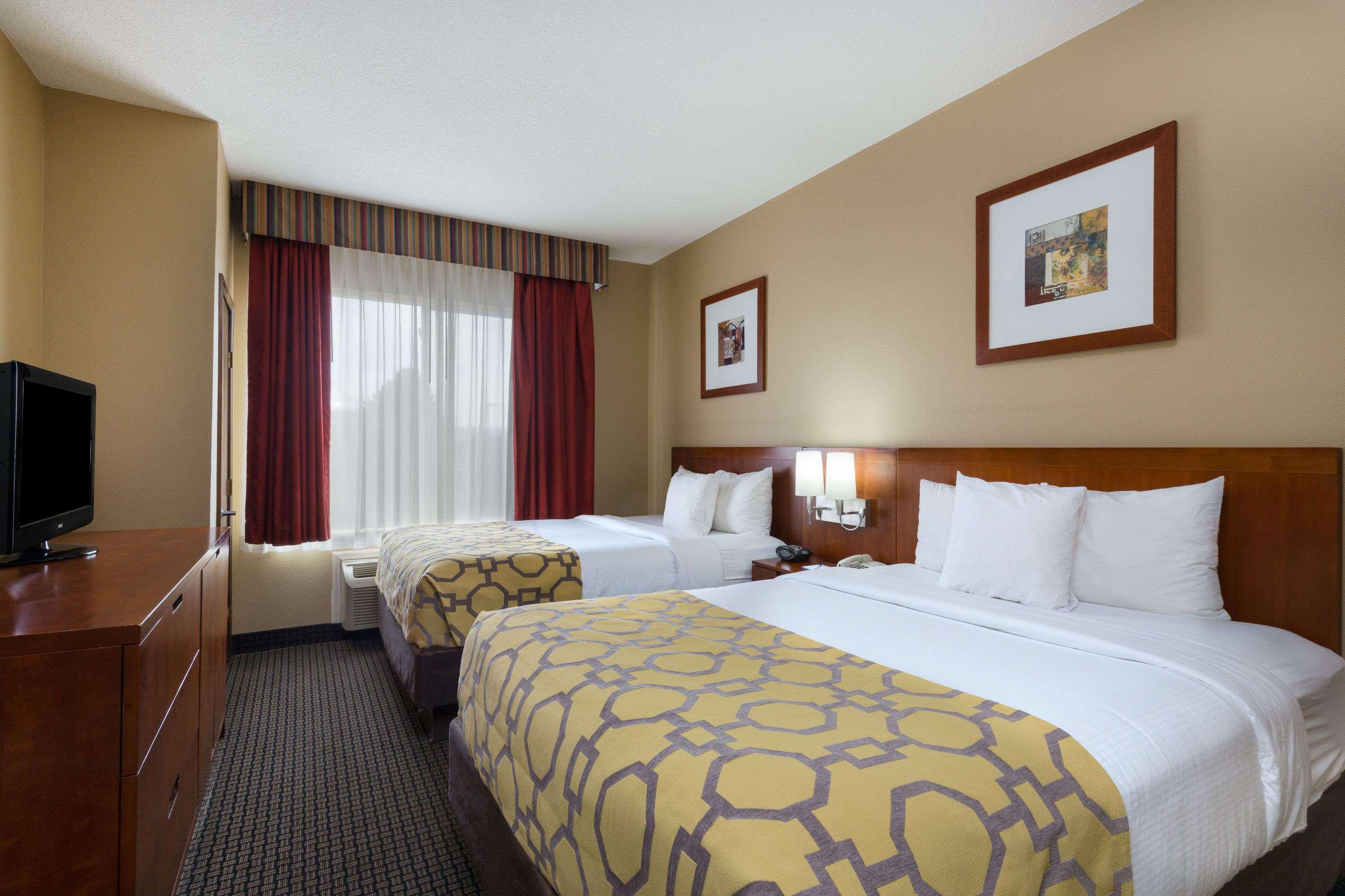 Baymont By Wyndham Colorado Springs Hotel Bagian luar foto