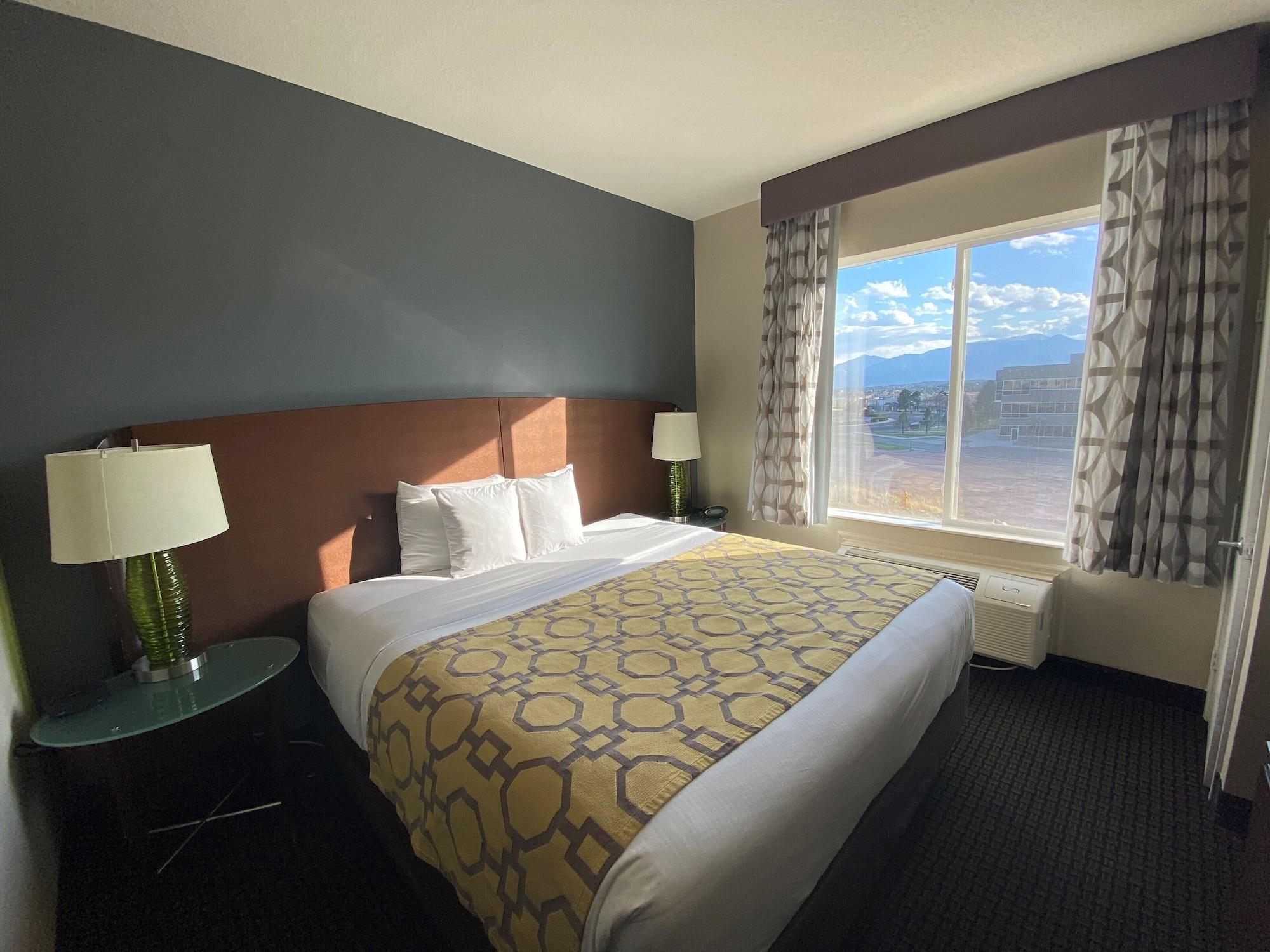 Baymont By Wyndham Colorado Springs Hotel Bagian luar foto