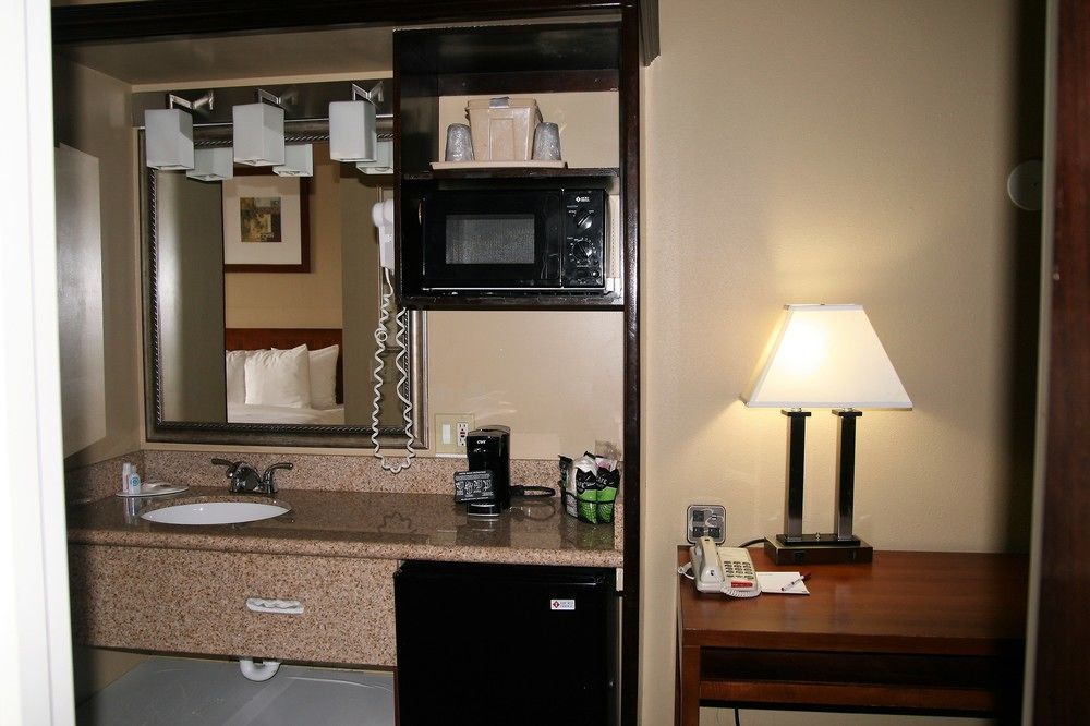 Baymont By Wyndham Colorado Springs Hotel Bagian luar foto