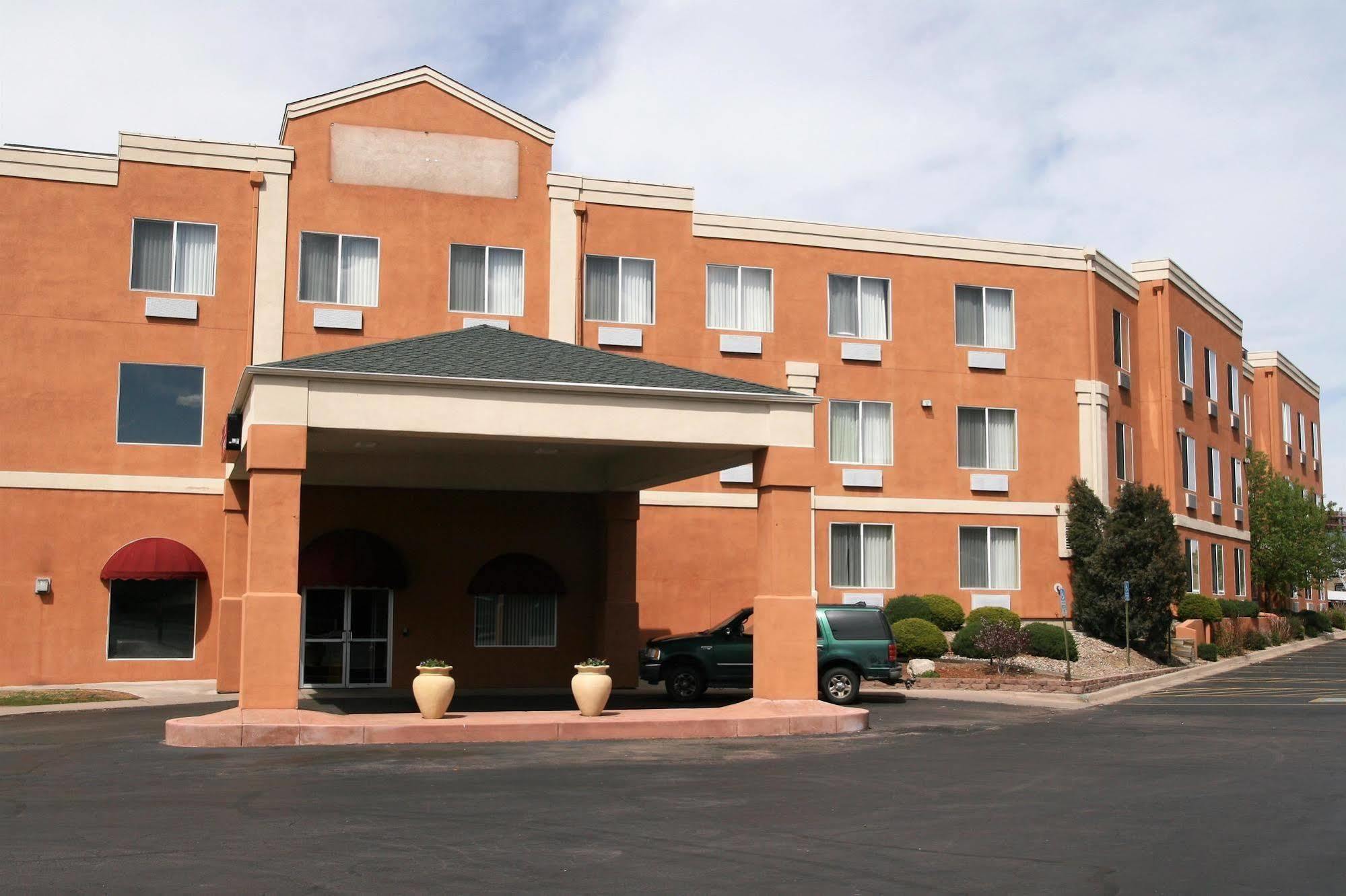 Baymont By Wyndham Colorado Springs Hotel Bagian luar foto