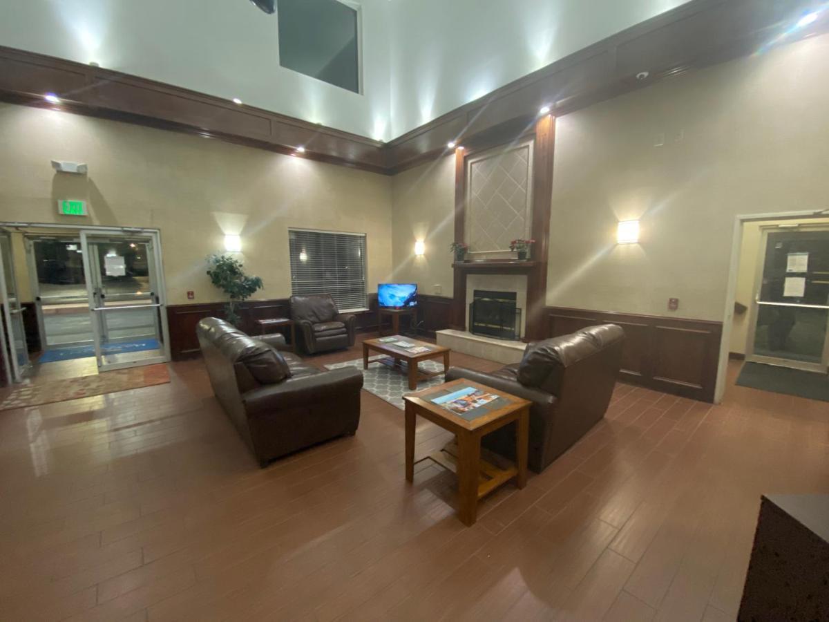 Baymont By Wyndham Colorado Springs Hotel Bagian luar foto