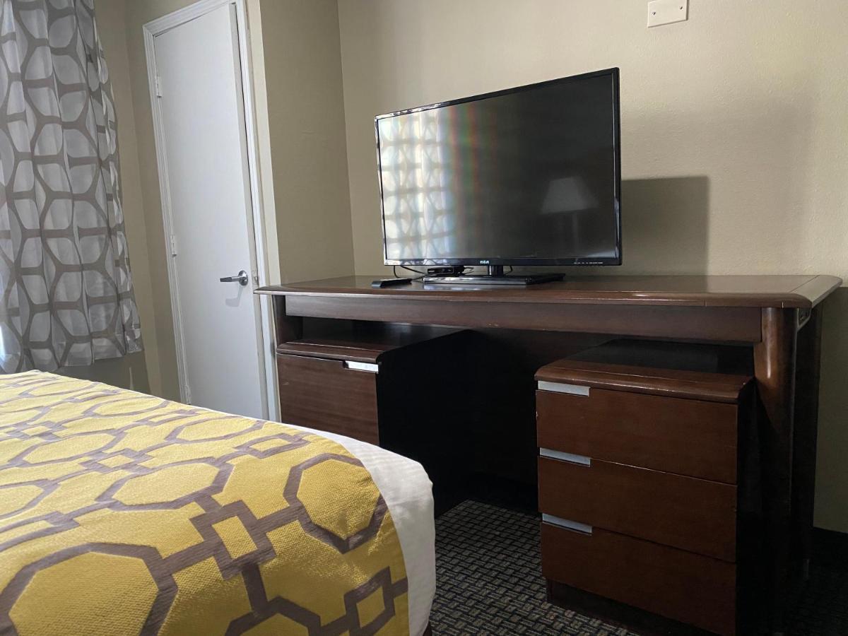 Baymont By Wyndham Colorado Springs Hotel Bagian luar foto
