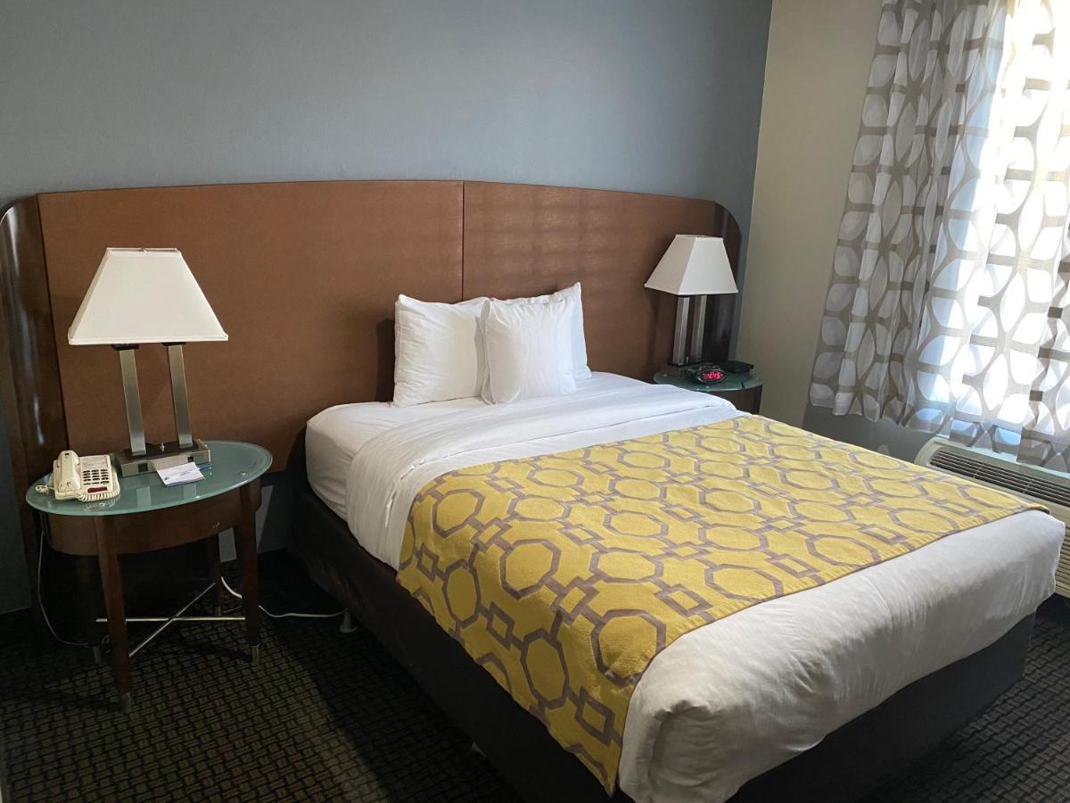 Baymont By Wyndham Colorado Springs Hotel Bagian luar foto