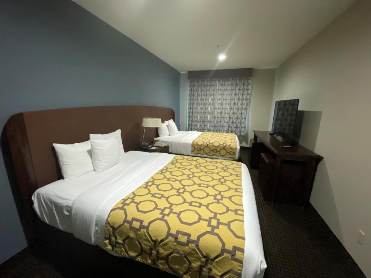 Baymont By Wyndham Colorado Springs Hotel Bagian luar foto